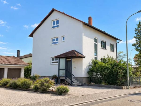 Immobilie in Hatzenbühl - Stattliches 2-Familienhaus mit großem Garten und in ruhiger Lage! - Bild 0