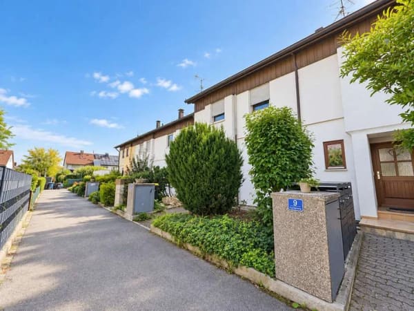 Immobilie in Schwabhausen - Viel Platz für die Familie - Reihenmittelhaus mit Studio, Hobbyraum und Einzelgarage in Schwabhausen - Bild 1