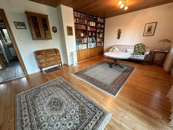 Immobilie in Marktl - Viel Platz für die ganze Familie: Einfamilienhaus mit 230 m² Wohnfläche und großem Garten - Bild 2