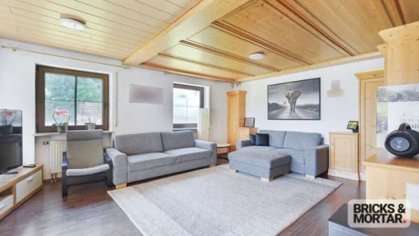 Immobilie in Ursberg - Zwei Wohnungen, ein Zuhause: Zweifamilienhaus mit Garten und Doppelgarage - Oberrohr - Bild 4