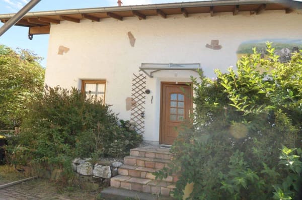 Immobilie in Edertal - Einfamilienhaus mit Einliegerwohnung und Fachwerk-Scheune in ruhiger, erholsamer TOP-Waldrand-Lage in Edertal-Kleinern ! - Bild 1
