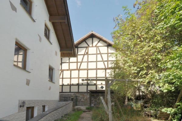 Immobilie in Edertal - Einfamilienhaus mit Einliegerwohnung und Fachwerk-Scheune in ruhiger, erholsamer TOP-Waldrand-Lage in Edertal-Kleinern ! - Bild 4