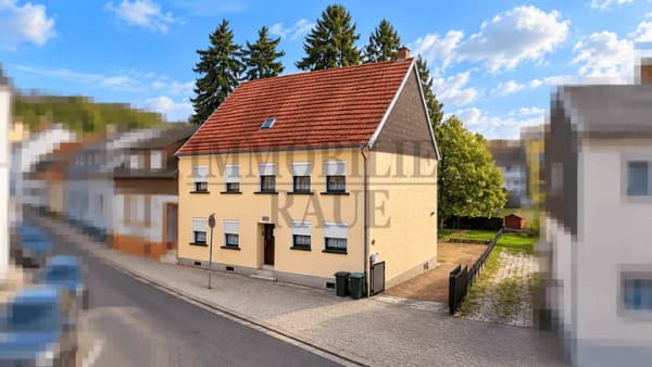 Immobilie in Sankt Ingbert - GROSSZÜGIGES 1- BIS 2-FAMILIENHAUS MIT EBENEM GRUNDSTÜCK IN ST. INGBERT - SOFORT FREI - Bild 0