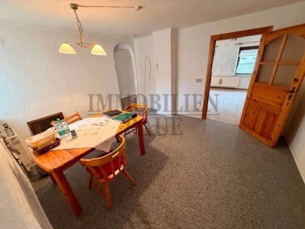 Immobilie in Sankt Ingbert - GROSSZÜGIGES 1- BIS 2-FAMILIENHAUS MIT EBENEM GRUNDSTÜCK IN ST. INGBERT - SOFORT FREI - Bild 4