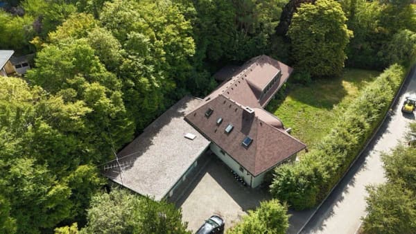 Immobilie in Dornstetten - Außergewöhnliches Anwesen im Architektenstil mit großem Entwicklungspotenzial - Bild 2
