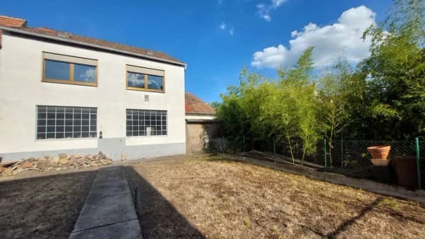 Immobilie in Böhl-Iggelheim - Viel Platz für Ihre Ideen in Böhl-Iggelheim : großes Haus mit Werkstatt, Nebengebäuden und Garten - Bild 1