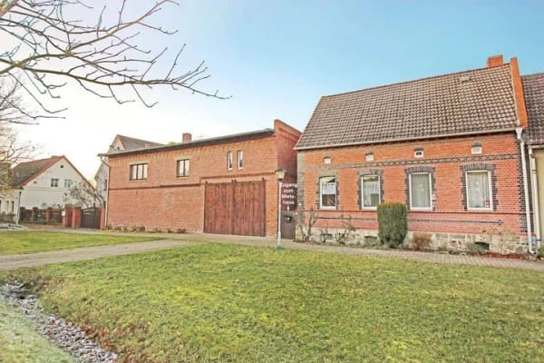 Immobilie in Kemberg - Historischer Vierseitenhof mit Herrenhaus und Potenzial für Pferdehaltung - Bild 1