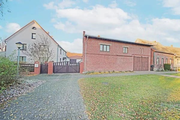 Immobilie in Kemberg - Historischer Vierseitenhof mit Herrenhaus und Potenzial für Pferdehaltung - Bild 2