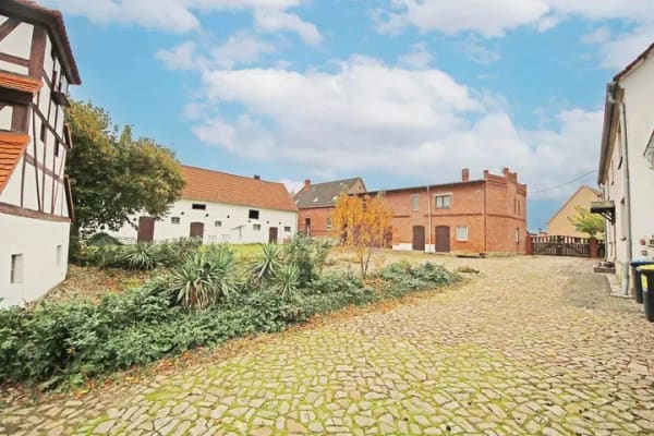 Immobilie in Kemberg - Historischer Vierseitenhof mit Herrenhaus und Potenzial für Pferdehaltung - Bild 3