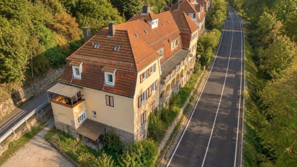 Immobilie in Weisenbach - Großzügige 4-Zimmer-Wohnung mit 2 Balkonen, Garten & Stellplatz – viel Potenzial in Weisenbach - Bild 0