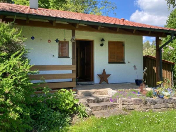 Immobilie in Ammerthal - Gepflegtes Wochenendhaus mit Garten in Ammerthal - Bild 1