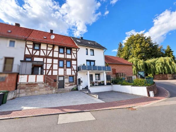 Immobilie in Schauenburg - Zwei Häuser unter einem Dach: vielseitiges Wohnensemble mit Scheune in Schauenburg-Hoof - Bild 0