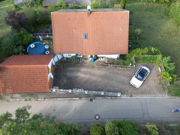 Immobilie in Veringenstadt - Ansprechendes Einfamilienhaus BJ 92 mit viel Platz im Haus und ums Haus. Zwei Bäder-PV-Nahwärme-Zisterne, Elw. denkbar! - Bild 1