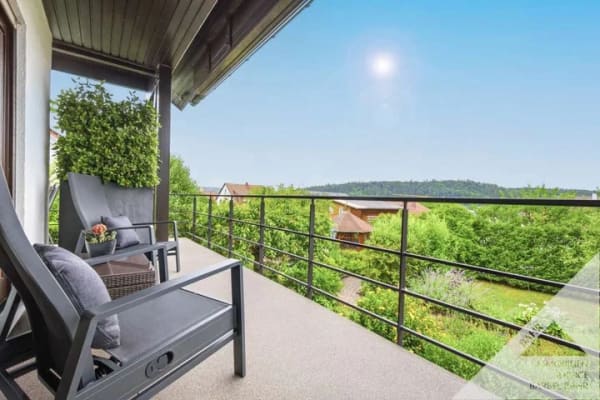 Immobilie in Nufringen - Wohnen, wo die Natur zuhause ist: Familienoase mit Einliegerwohnung und Traumblick! - Bild 3
