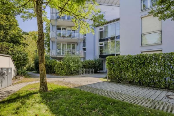 Immobilie in Neuried - Wohnen mit Garten! Großzügige 2-Zimmer-Wohnung mit zwei Terrassen, ruhige Lage, bezugsfrei - Bild 0