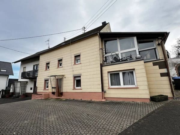 Immobilie in Newel - NEWEL-BUTZWEILER - Familienhaus bestehend aus 2 Häusern mit Garten, Garage, Nebengebäude - Bild 0