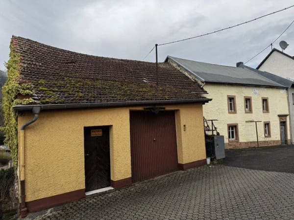 Immobilie in Newel - NEWEL-BUTZWEILER - Familienhaus bestehend aus 2 Häusern mit Garten, Garage, Nebengebäude - Bild 2