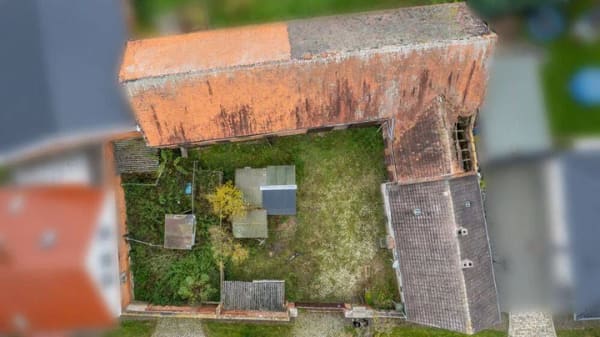 Immobilie in Burg - Sanierungsobjekt mit weitläufigem Grundstück und vielseitigem Potenzial in Niegripp - Bild 1