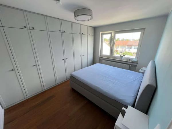 Immobilie in Neuried - Hochwertig sanierte 3-Zimmer-Wohnung mit Südbalkon und Tiefgaragenstellplatz in ruhiger Lage Neuried - Bild 4