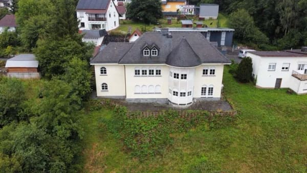 Immobilie in Weinbach - Weinbach: Herrliches Einfamilienhaus in traumhafter Lage mit Blick auf die Lahn - Bild 1