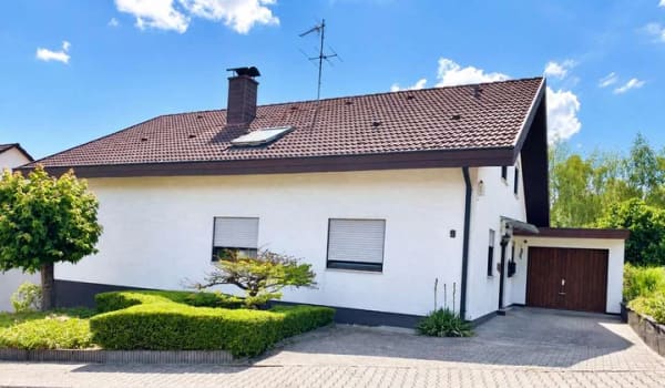 Immobilie in Gondelsheim - Freistehendes Architektenhaus mit Einliegerwohnung in ruhiger Wohnlage von Gondelsheim - Bild 0