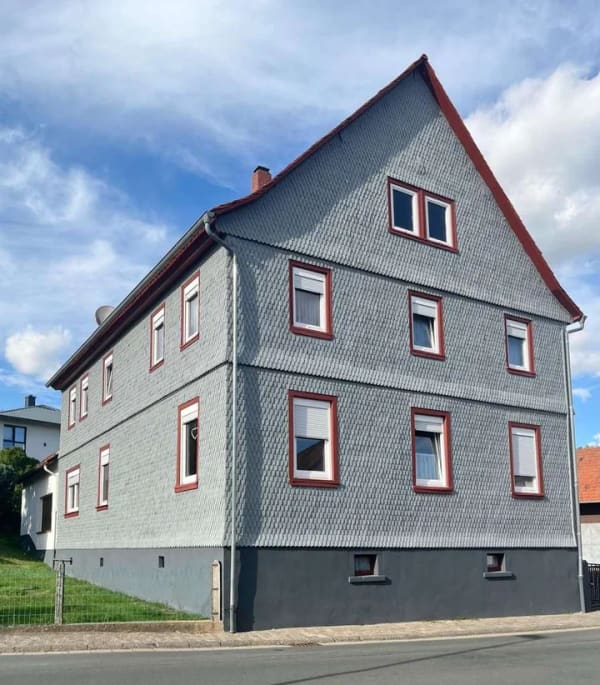 Immobilie in Büdingen - Viel Raum zum Leben – freistehendes Fachwerkhaus mit großem Grundstück! - Bild 0