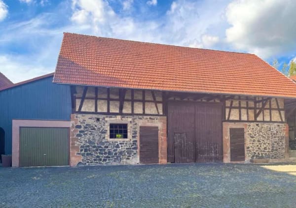 Immobilie in Büdingen - Viel Raum zum Leben – freistehendes Fachwerkhaus mit großem Grundstück! - Bild 3
