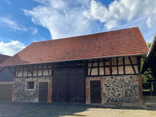 Immobilie in Büdingen - Viel Raum zum Leben – freistehendes Fachwerkhaus mit großem Grundstück! - Bild 4