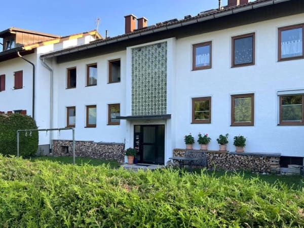 Immobilie in Sonthofen - Ferienwohnung mit herrlicher Aussicht auf den Grünten - Allgäuer  Bergwelt direkt vor der Tür! - Bild 2