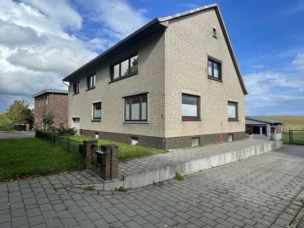 Immobilie in Weyhe - Viel Platz für alle: Familienhaus in Weyhe - Bild 1