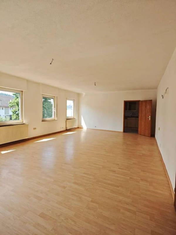 Immobilie in Donzdorf - Etagenwohnung Donzdorf kaufen: 141 m², modernisiert, ab sofort bezugsfertig - Bild 2