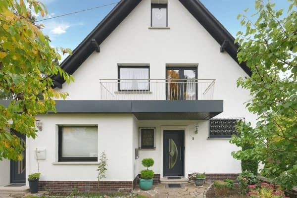 Immobilie in Kaisersesch - Einfamilienhaus mit Einliegerwohnung in beliebter Wohnlage in Kaisersesch - Bild 0