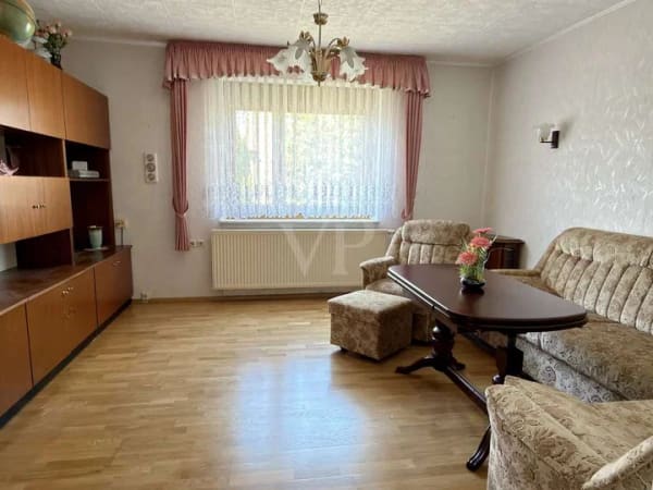 Immobilie in Tettau - Viel Platz für Familie, Garten und Zukunft – Einfamilienhaus mit Potenzial in ruhiger Anliegerstraße - Bild 4