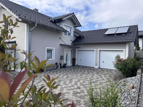 Immobilie in Hofkirchen - Ankommen und wohlfühlen - Einfamilienhaus mit Doppelgarage in ruhiger Lage von Hofkirchen - Bild 4