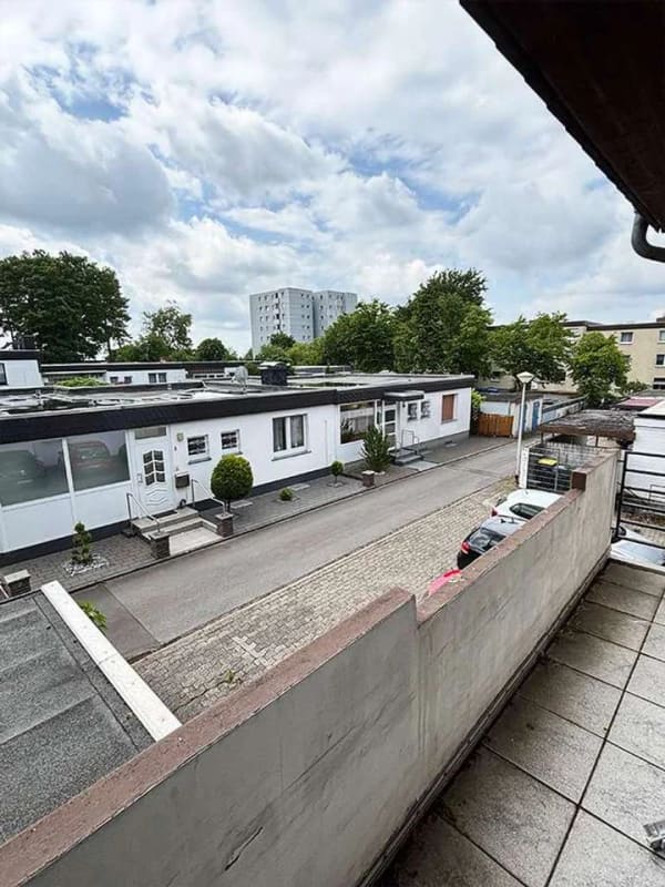 Immobilie in Oerlinghausen - 2 Wohnungen // 2 Balkone // 2 Stellplätze // 6 Zimmer - Bild 2