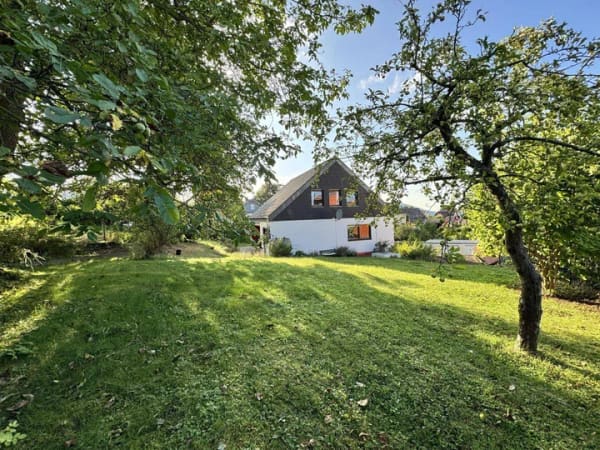 Immobilie in Habichtswald - Freistehendes Ein- bis Zweifamilienhaus mit Garten & Freisitz in Habichtswald-Dörnberg - Bild 2