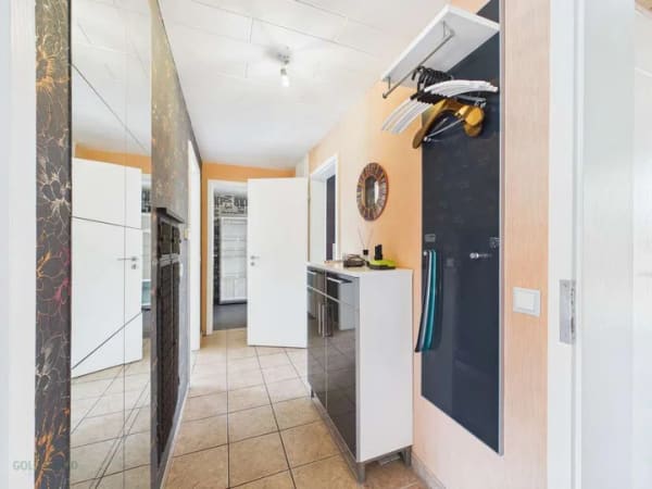 Immobilie in Großbettlingen - Gepflegtes Zweifamilienhaus mit Garten, Balkonen und Platz | Großbettlingen - Bild 3