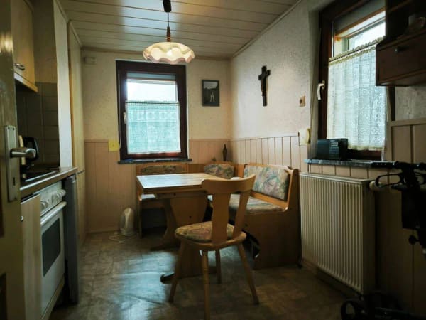 Immobilie in Mengerskirchen - Neuer Preis!! Kleines Einfamilienhaus im Ortskern von Mengerskirchen - Bild 2