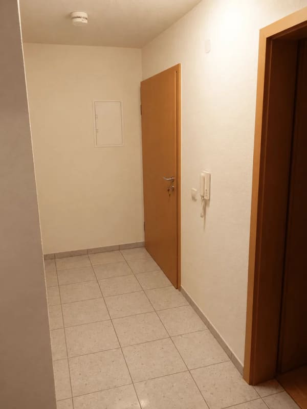 Immobilie in Königsfeld im Schwarzwald - Gepflegte Zweizimmerwohnung mit Balkon und Tiefgaragenstellplatz in idyllischer Wohnlage - Bild 1