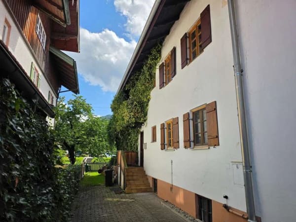 Immobilie in Frasdorf - 4,5-Zimmer-Wohnung mit traumhaftem Bergblick und großzügiger Ausbaureserve in Frasdorf im Chiemgau - Bild 2