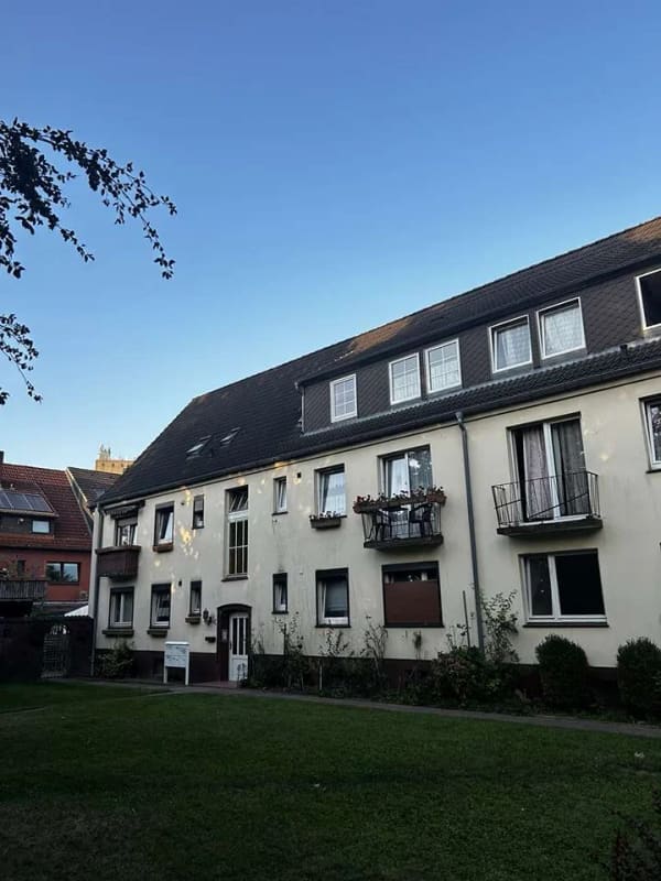 Immobilie in Bad Oldesloe - Diese attraktive 3-Zimmer-Wohnung befindet sich im ersten Obergeschoss eines gepflegten Mehrfamilien - Bild 0