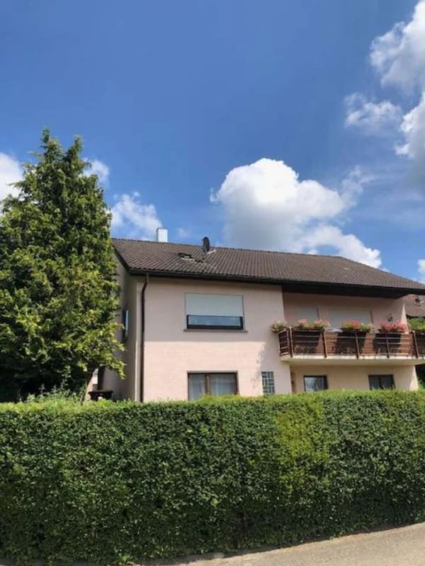 Immobilie in Obersulm - Wohnhaus mit Einliegerwohnung in schöner Aussichtslage - Bild 1