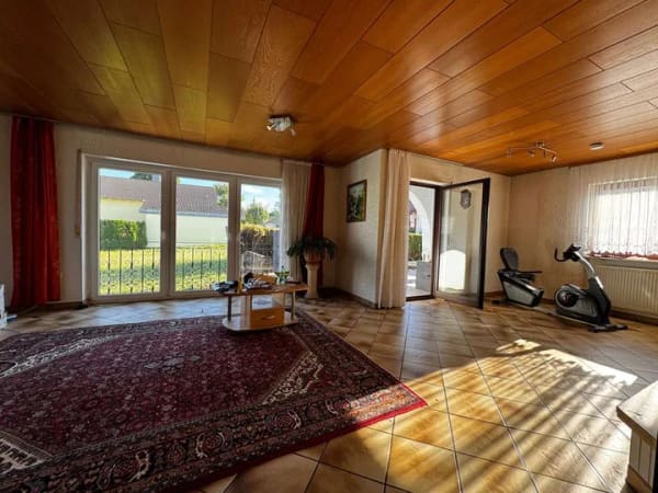 Immobilie in Ellhofen - Ellhofen, EFH mit großem Platzangebot, 8 Schlafzimmer und 2 Bäder - Bild 1