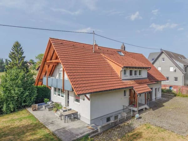 Immobilie in Eschbronn - Wohntraum für junge Familie mit viel Platzbedarf!Einfamilienhaus mit großem Grundstück und 4 Ga - Bild 0