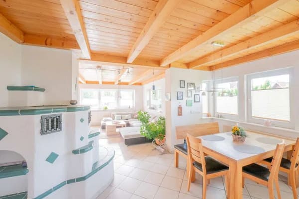 Immobilie in Eschbronn - Wohntraum für junge Familie mit viel Platzbedarf!Einfamilienhaus mit großem Grundstück und 4 Ga - Bild 1