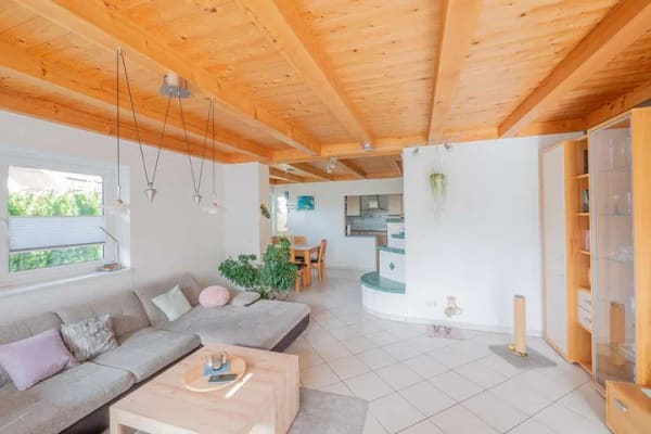 Immobilie in Eschbronn - Wohntraum für junge Familie mit viel Platzbedarf!Einfamilienhaus mit großem Grundstück und 4 Ga - Bild 2