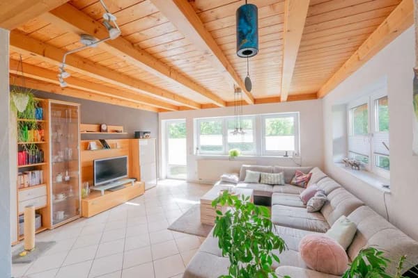 Immobilie in Eschbronn - Wohntraum für junge Familie mit viel Platzbedarf!Einfamilienhaus mit großem Grundstück und 4 Ga - Bild 3