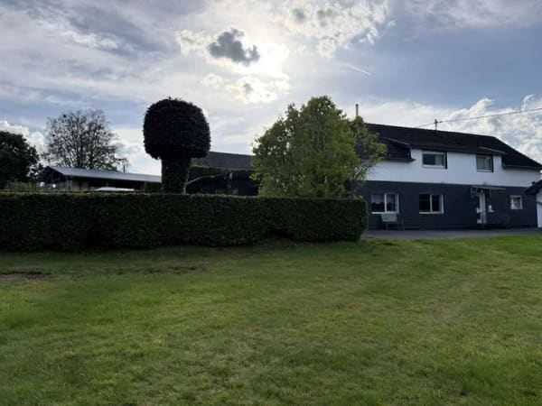 Immobilie in Monschau - Alter Bauernhof mit großem Grundstück, Wiese und Sanierungspotenzial in Monschau-Kalterherberg - Bild 1