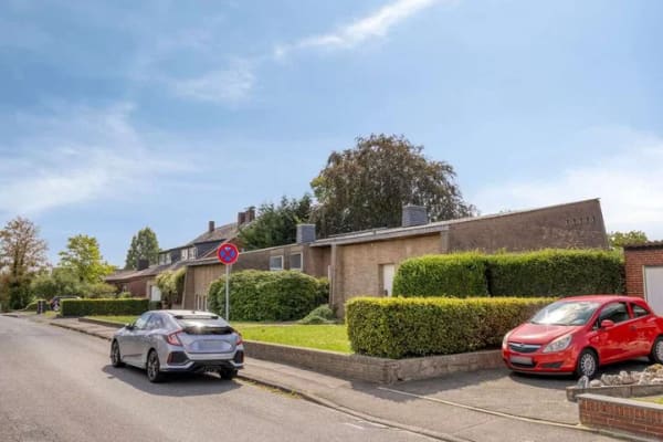 Immobilie in Jülich - Freistehendes Einfamilienhaus mit Einliegerwohnung + Poolhaus | 1.773 m² Grundstück - Bild 2