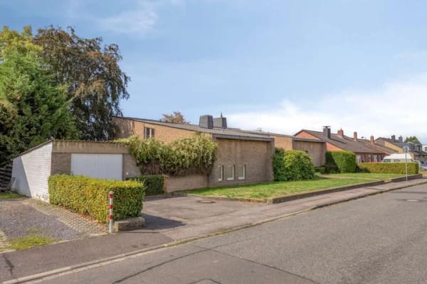 Immobilie in Jülich - Freistehendes Einfamilienhaus mit Einliegerwohnung + Poolhaus | 1.773 m² Grundstück - Bild 3
